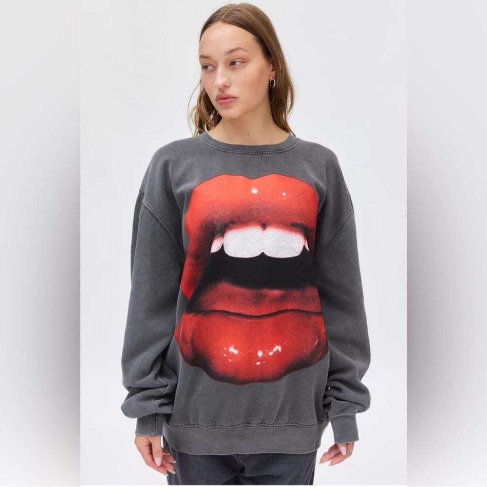 Urban Outfitters Charcoal Gray Graphic Sweatshirt w/ Red Lips Design, NWOT, S/M